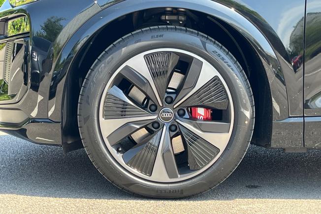 Audi Q6 Photo 5
