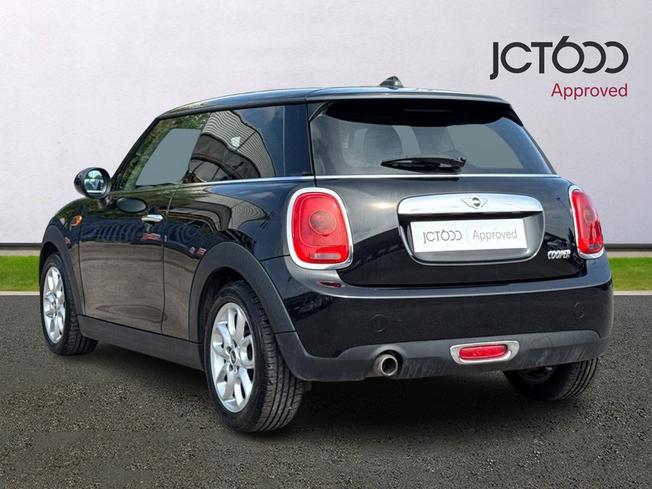 MINI Hatch Photo 3