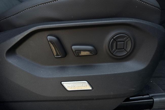 VOLKSWAGEN Touareg Photo 23