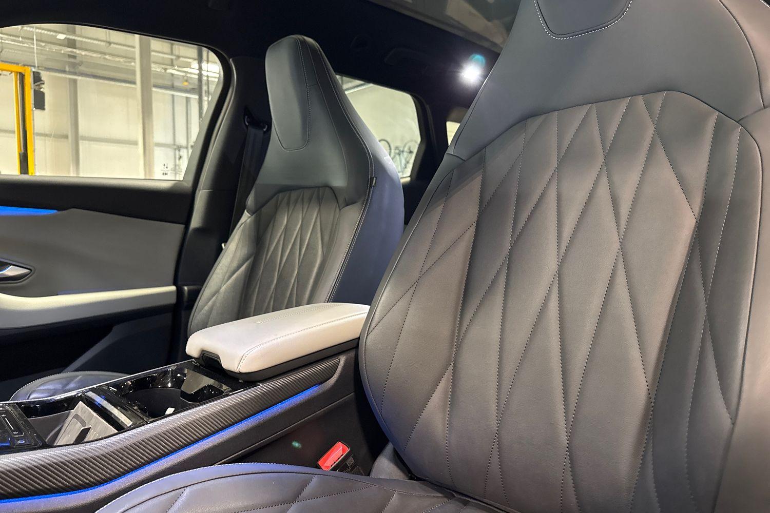 Ford Explorer Photo 18
