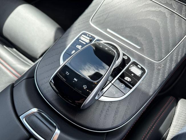 MERCEDES-BENZ E Class Photo 29