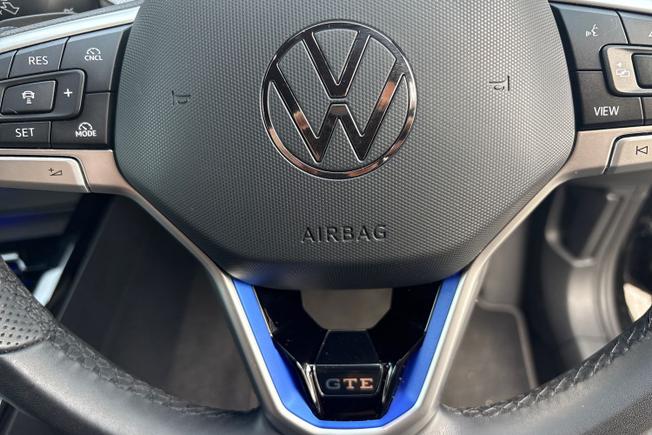 VOLKSWAGEN Golf Photo 21