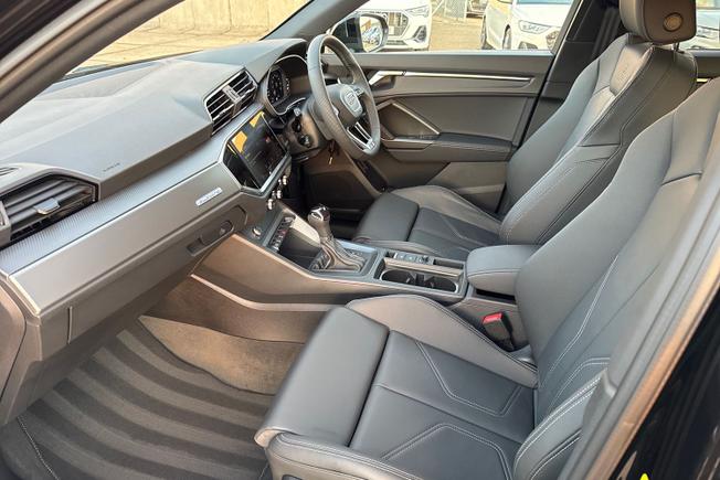 AUDI Q3 Photo 33