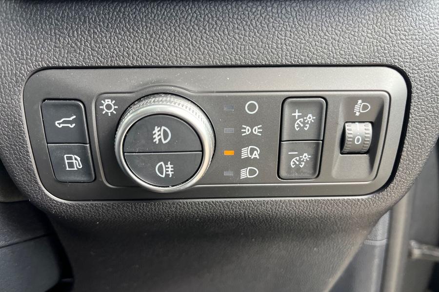Ford Kuga Photo autoimg-a880040ff6ec49d0bc38780e75aff94d2dbb365d.jpg