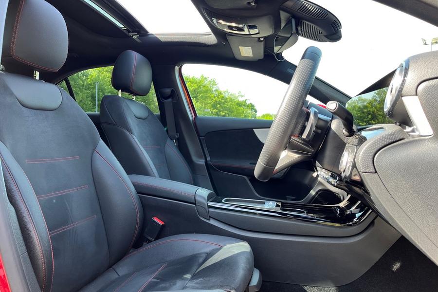 Mercedes-Benz A CLASS Photo autoimg-a8810f80a25d8425b6d145fcda72c6852c4bc5a1.jpg