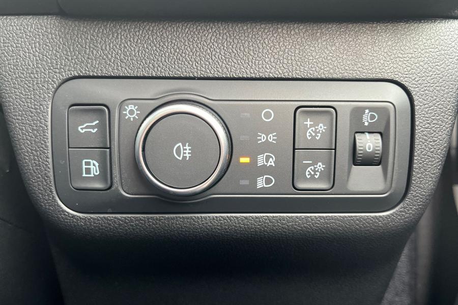 Ford KUGA Photo autoimg-a88284230024265b4f8953e86f8159a181e6d314.jpg