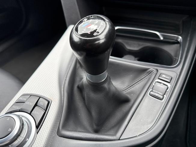 BMW 3 Series Photo 36