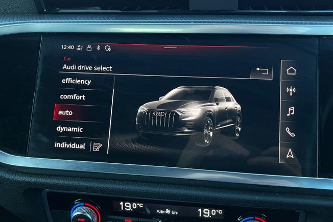 AUDI Q3 Photo 32