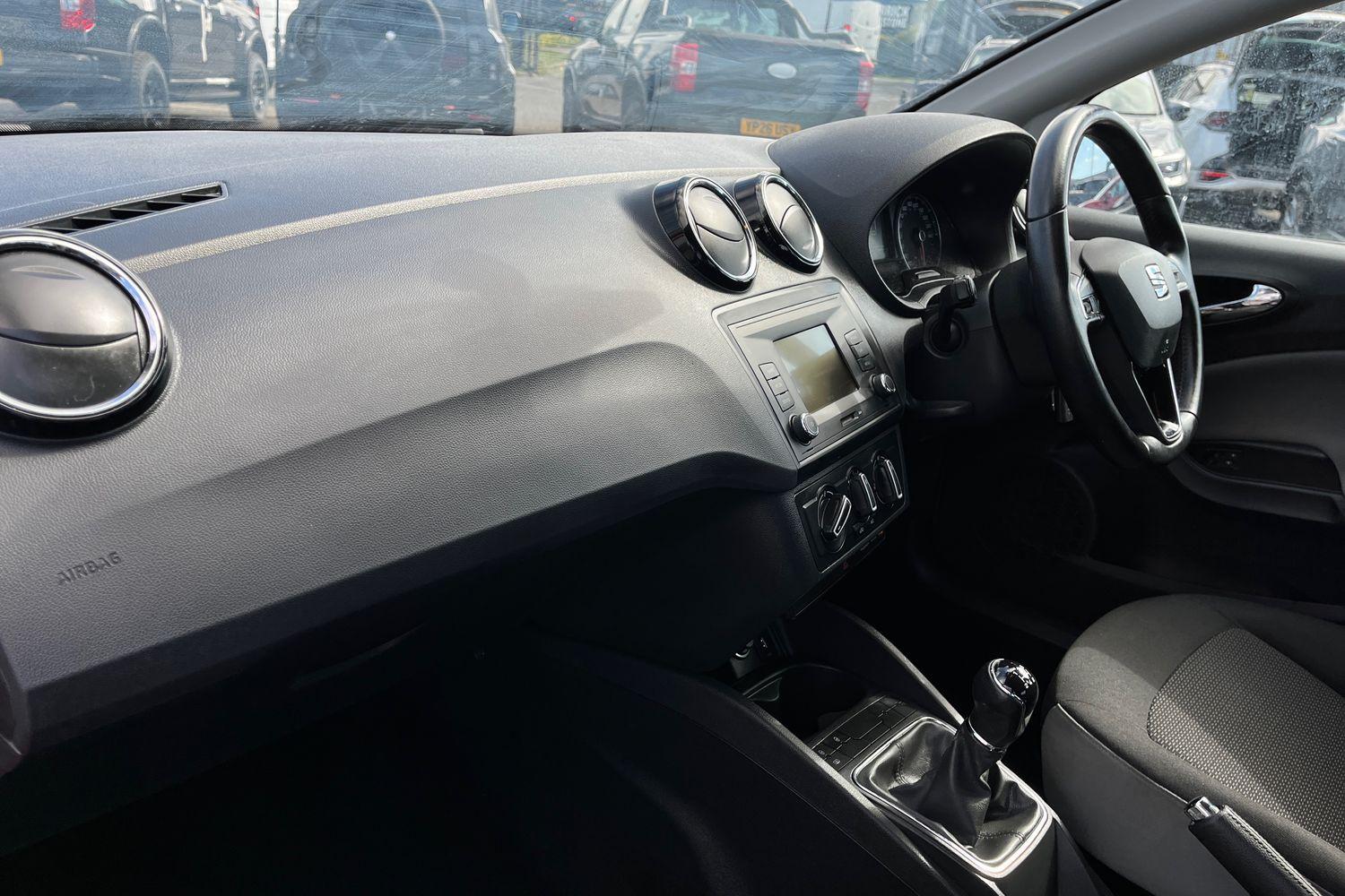 SEAT IBIZA Photo 17