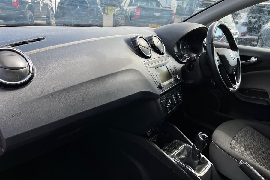 SEAT IBIZA Photo autoimg-a8890b2bce71e4cd14d3b8f48772600b3bba0f4e.jpg