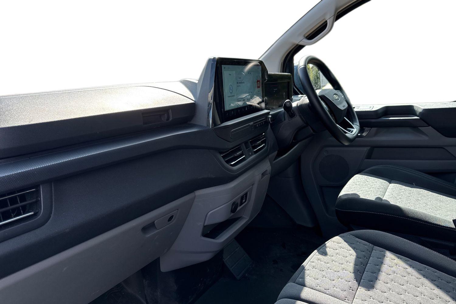 Ford TRANSIT CUSTOM Photo 2