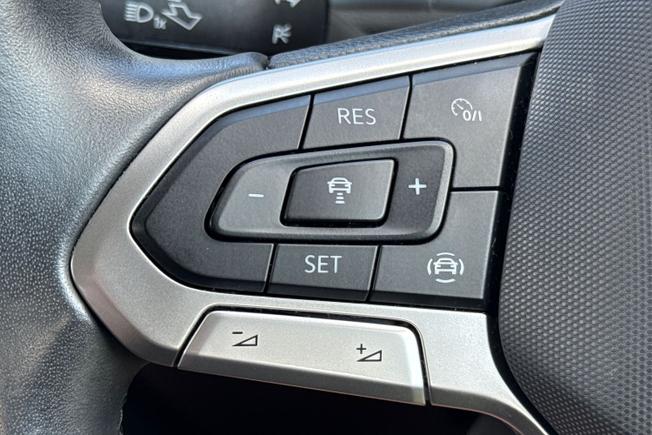 VOLKSWAGEN T-Roc Photo 16