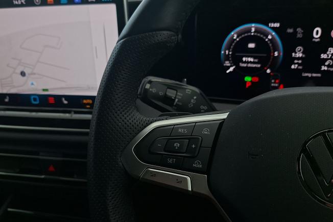 VOLKSWAGEN Tiguan Photo 16