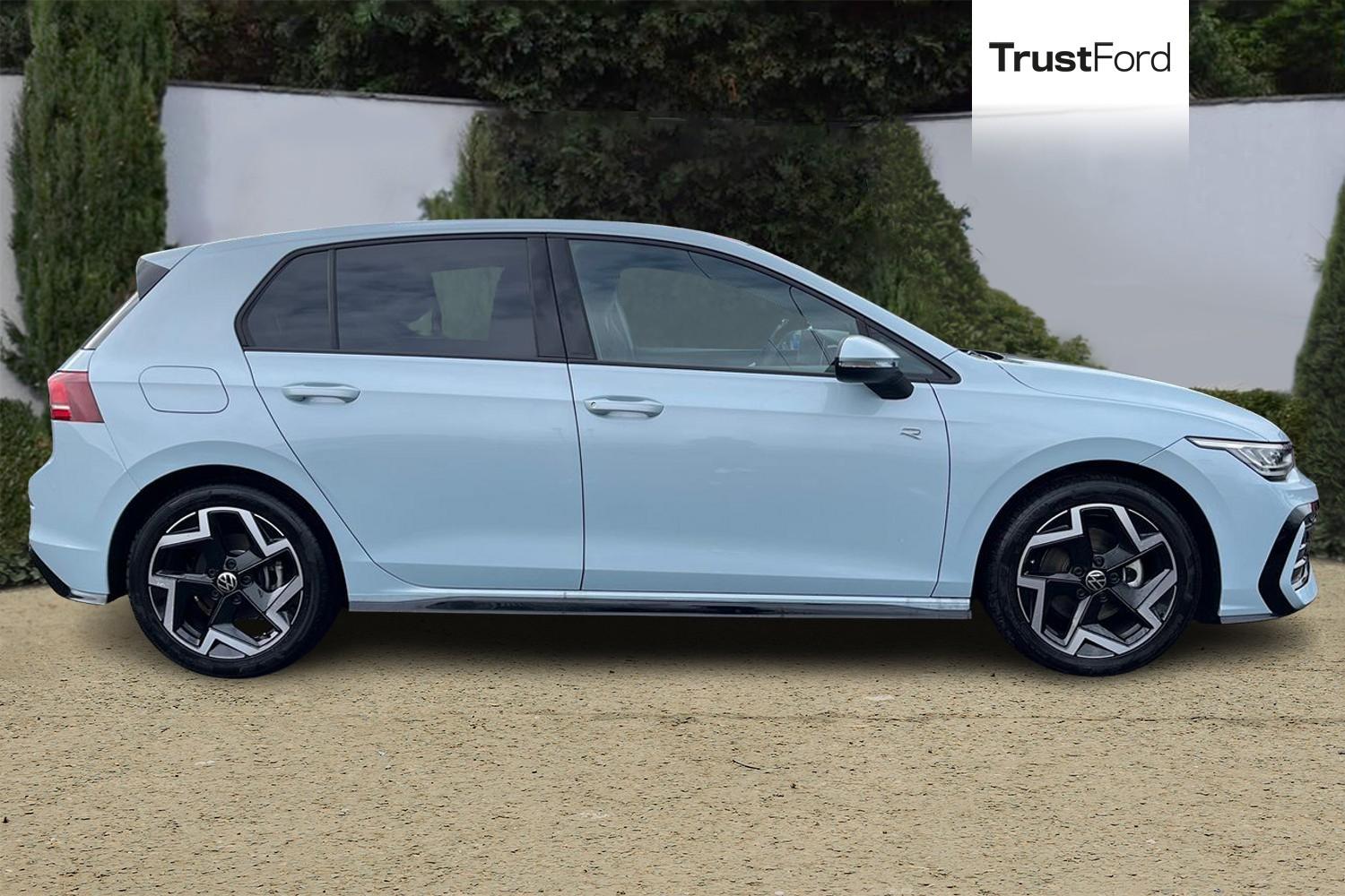 Volkswagen GOLF Photo 2