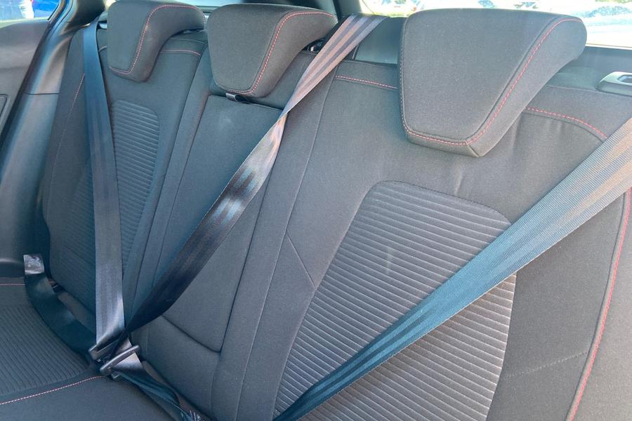 Ford FOCUS Photo autoimg-a88c4e784a99c1d593c80c6569e84dc48065d42d.jpg