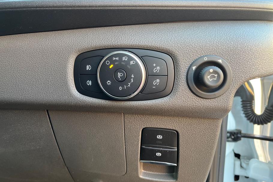 Used FORD TRANSIT BG75MKZ 28