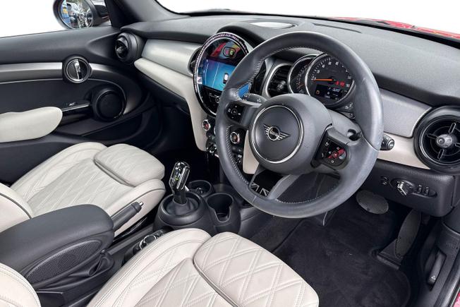 MINI Hatch Photo 6