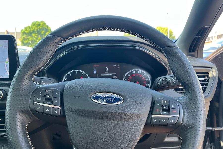 Ford FOCUS Photo autoimg-a899c955a22a3f4e8120ad92018b8ee643314c5a.jpg