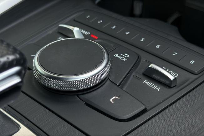 Audi A4 Avant Photo 23