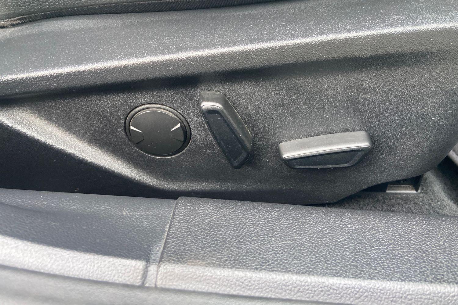 Ford FOCUS Photo 26