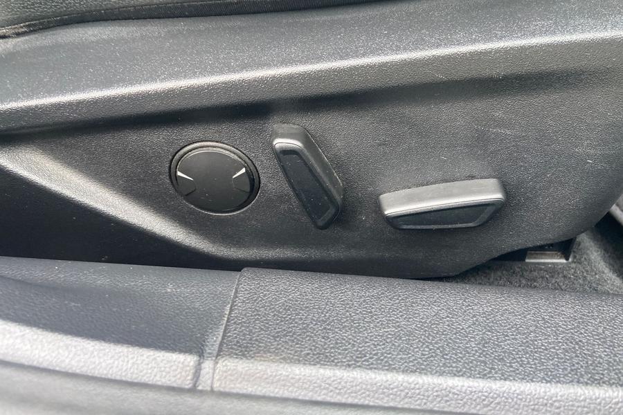 Ford FOCUS Photo autoimg-a89d21354785d900fd766cfa30898146ac4fa7c4.jpg