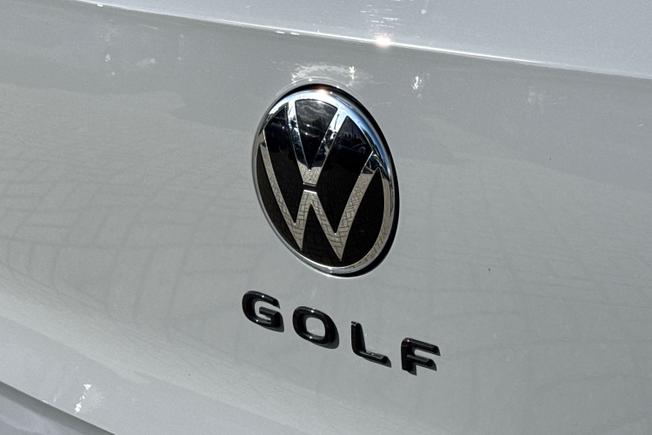VOLKSWAGEN Golf Photo 25
