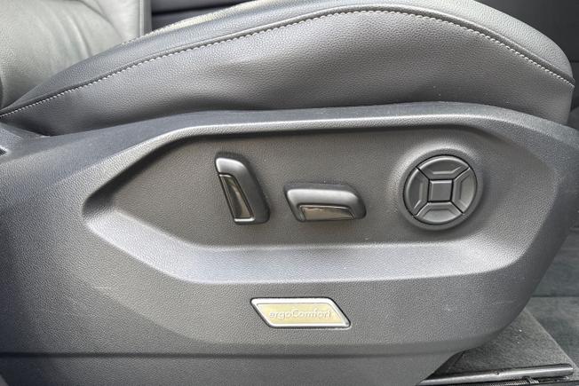 VOLKSWAGEN Touareg Photo 23