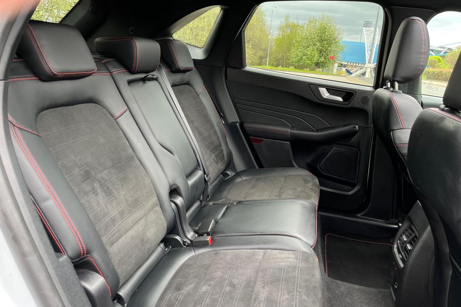 Ford KUGA Photo autoimg-a8a9ade37622a389ed4a7461dc802b3d8e1efa25.jpg