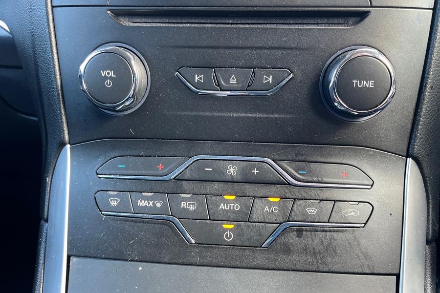 Ford Galaxy Photo autoimg-a8aa0305e08e07f88f5c750b901b7d427087c647.jpg