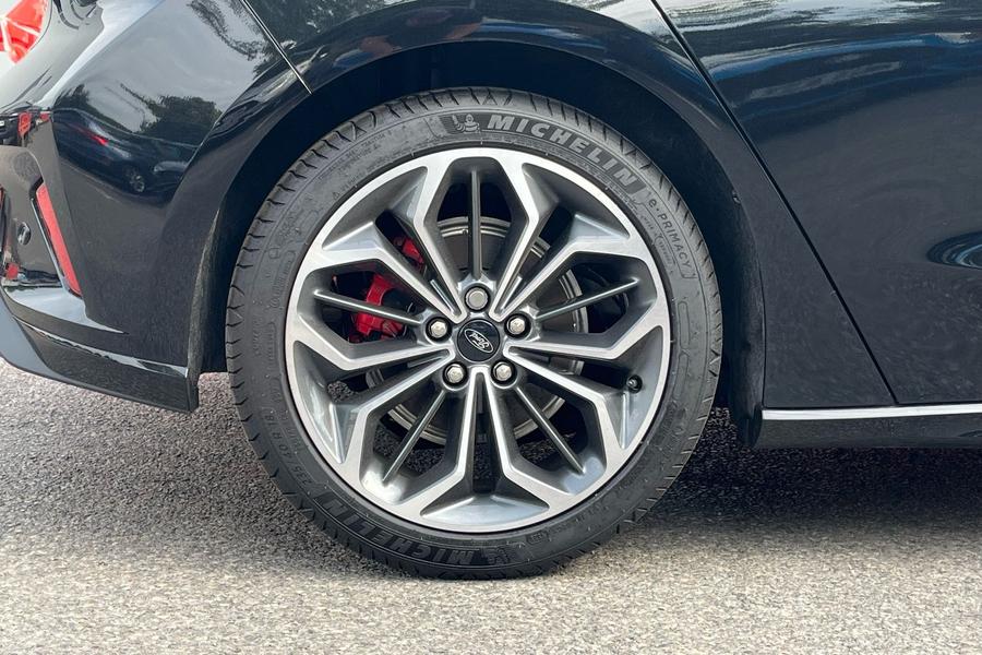 Ford Focus Photo autoimg-a8b27f24daa23a001d74fe52f7c8f6290af7bf86.jpg