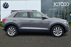 Volkswagen T-Roc Photo 4
