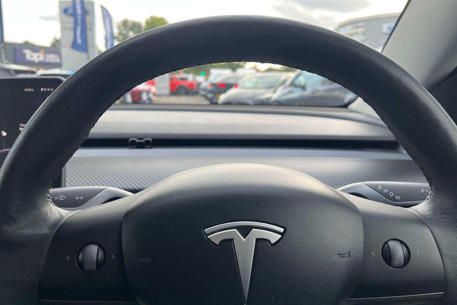 TESLA MODEL 3 Photo 22