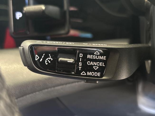 PORSCHE Taycan Photo 38
