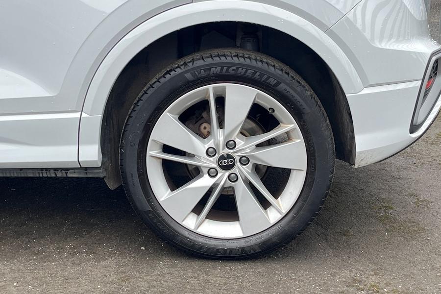 Audi Q2 Photo autoimg-a8bd12d6b92d61a0734aea2723b61cd6db323df7.jpg