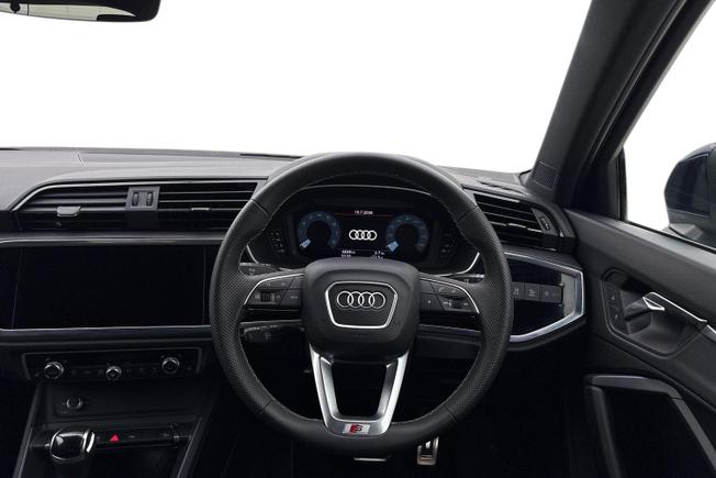 AUDI Q3 Photo 11