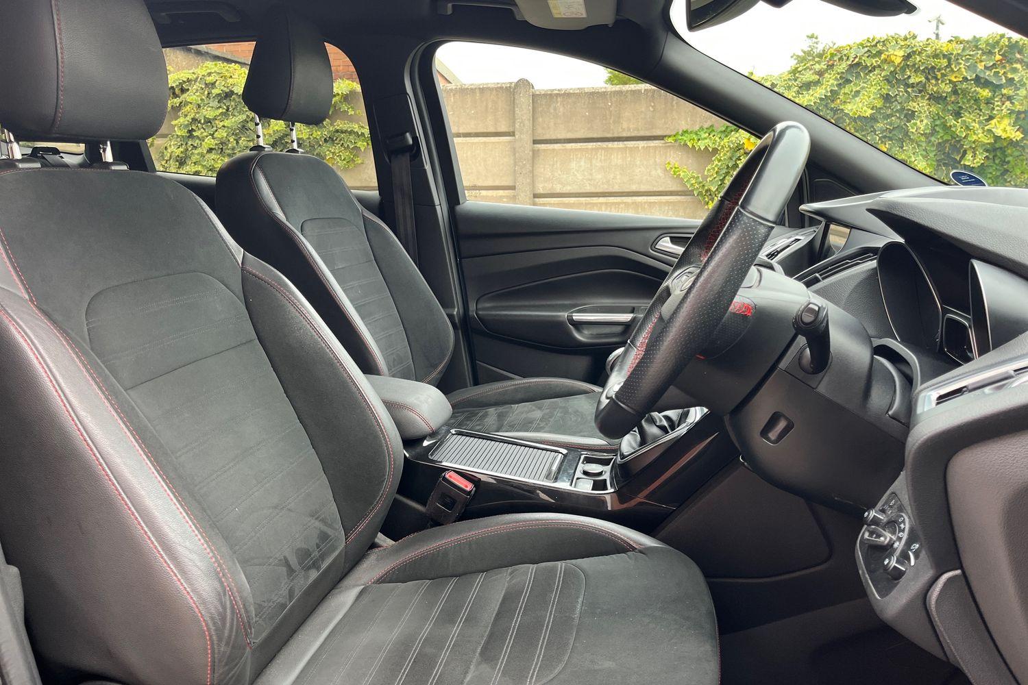 Ford KUGA Photo 16
