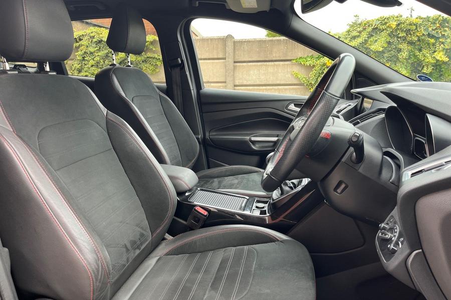 Ford KUGA Photo autoimg-a8bf8913495141881dbf7b2544d2a2a2f4136b90.jpg