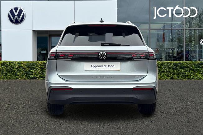 VOLKSWAGEN Tiguan Photo 7