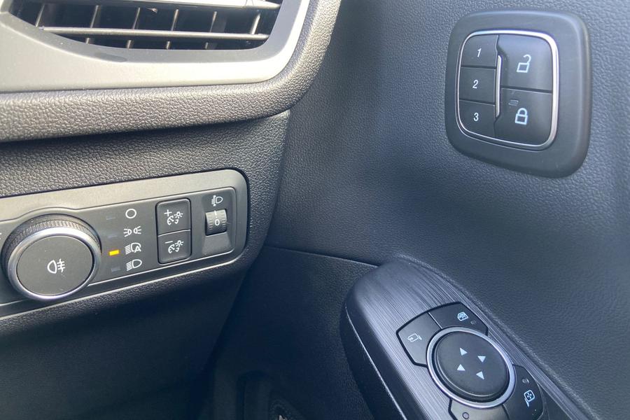Ford KUGA Photo autoimg-a8c0bce38d5d77770d8714e858b87ba476ccb84e.jpg