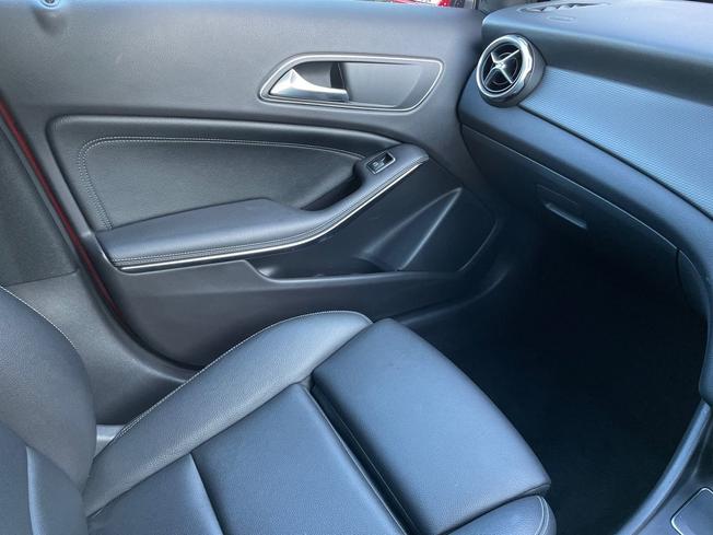 MERCEDES-BENZ GLA Photo 51