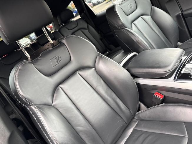 AUDI Q7 Photo 30