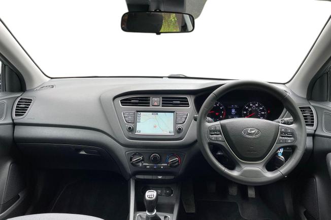 HYUNDAI i20 Photo 10