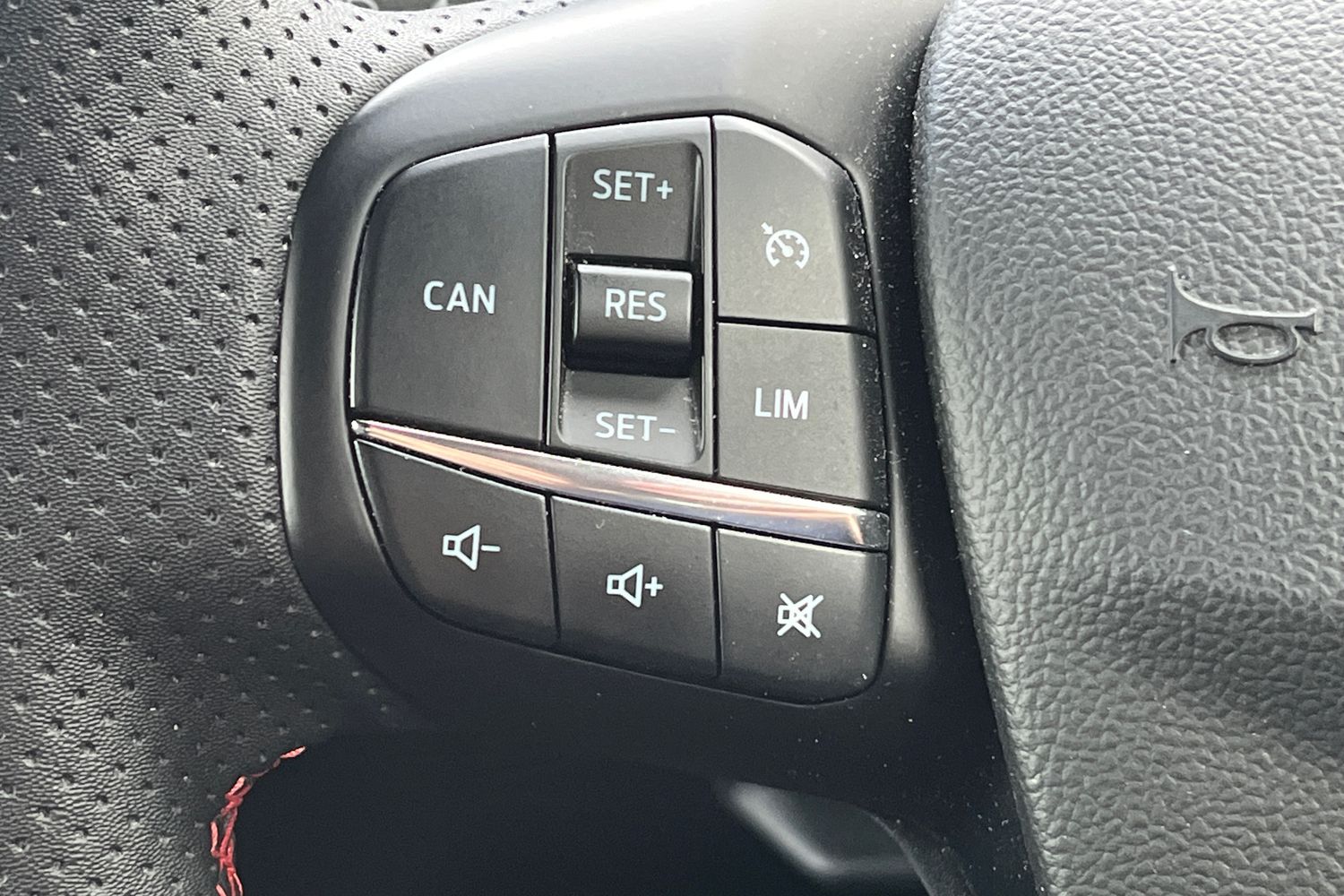 Ford FOCUS Photo 30
