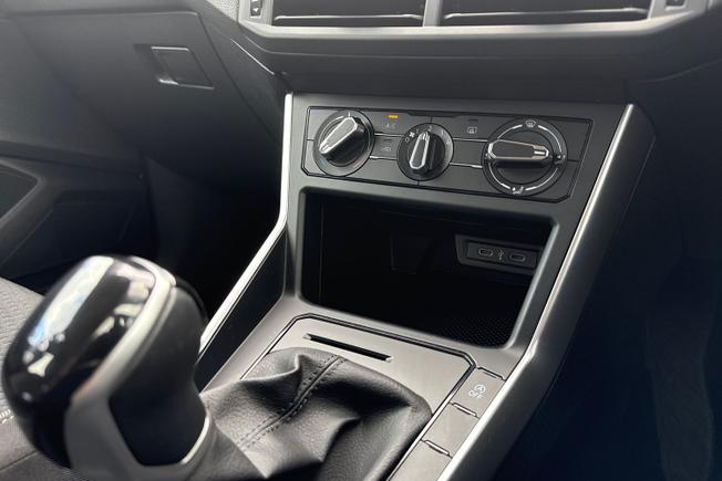 VOLKSWAGEN Polo Photo 25