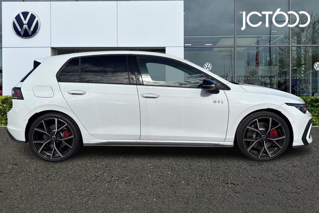 VOLKSWAGEN Golf Photo 4
