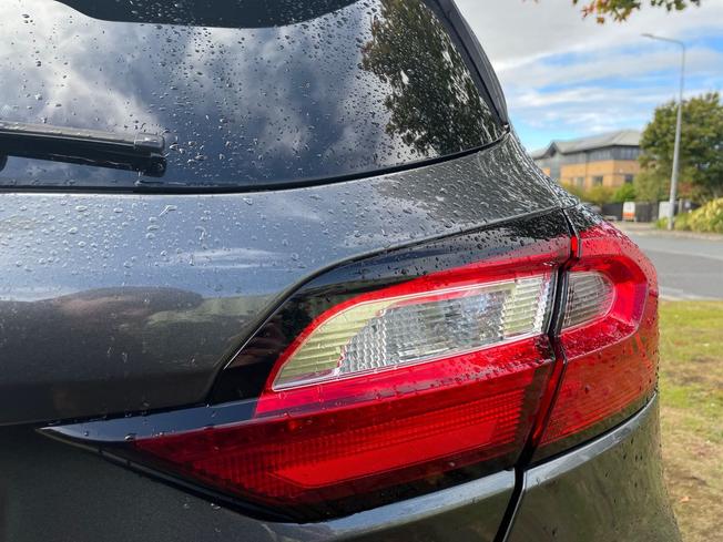 FORD Fiesta Photo 18