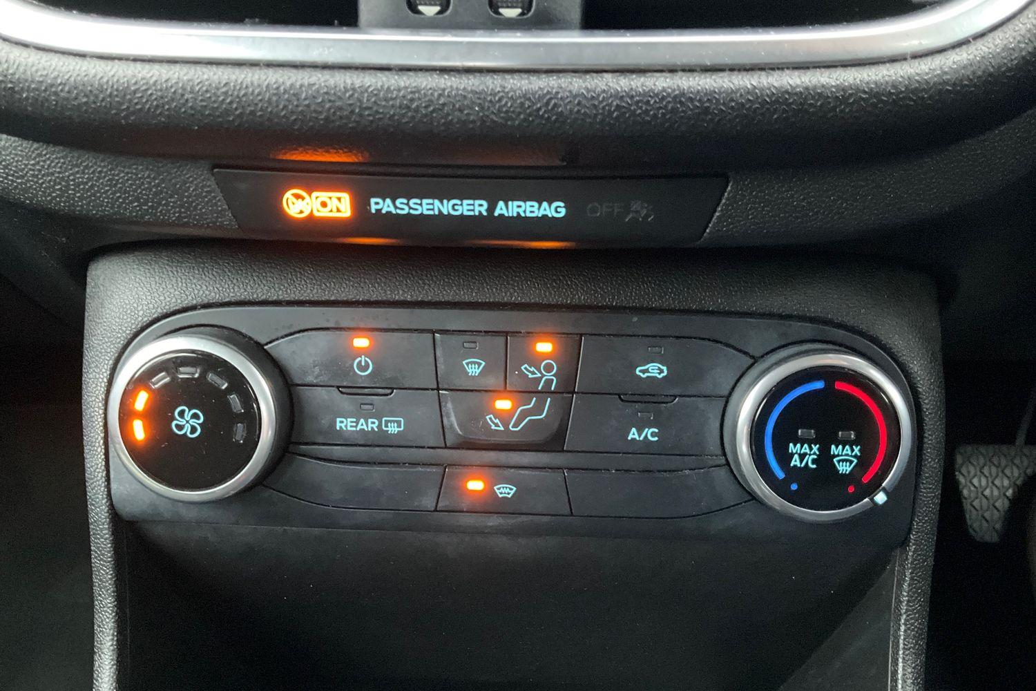 Ford FIESTA Photo 26