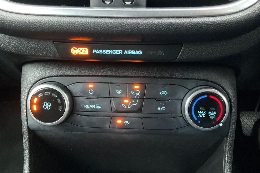 Ford FIESTA Photo autoimg-a8cf8aff3eca20d917dda01b7e7475a9f08a5d30.jpg