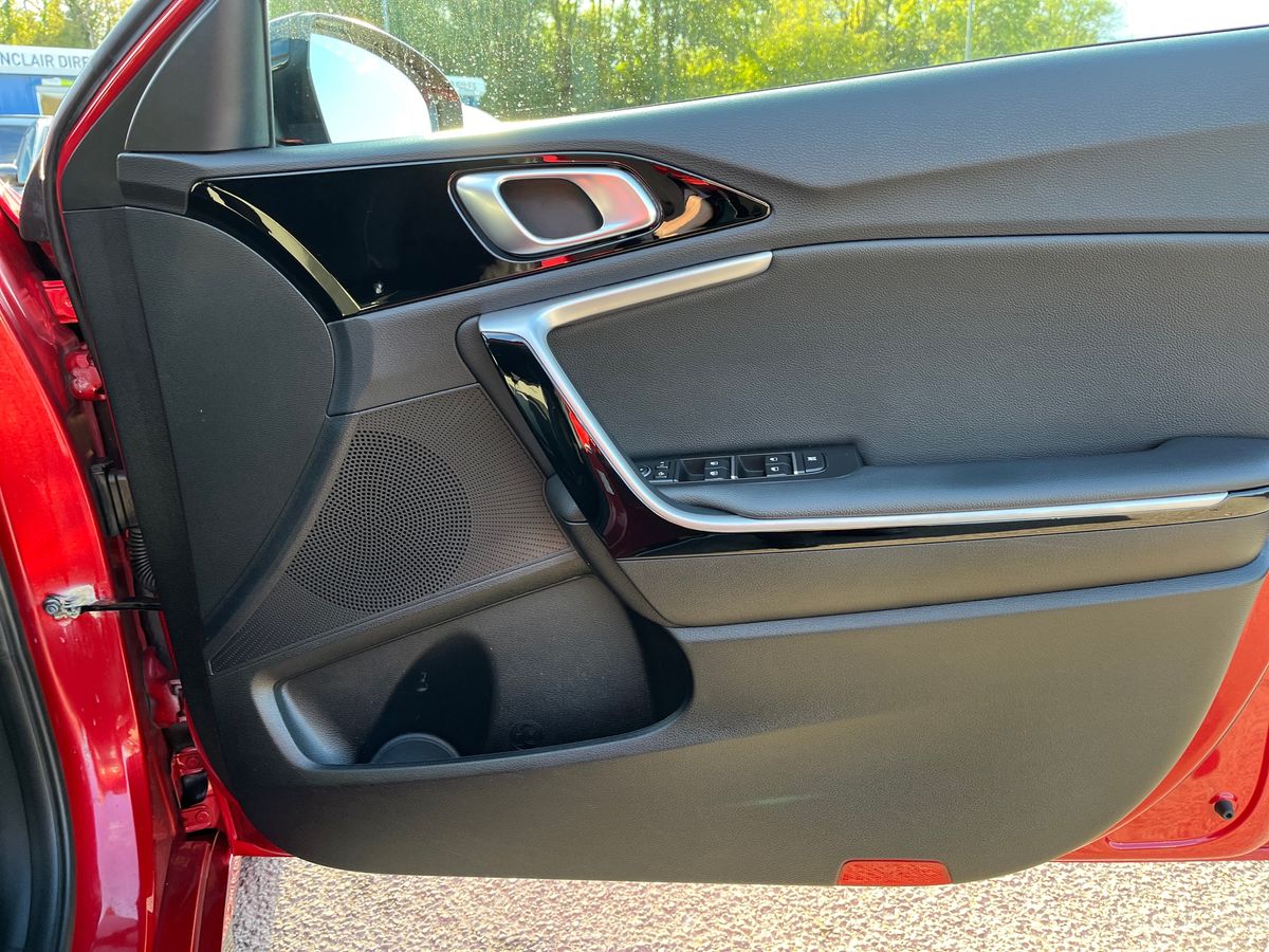 Kia ProCeed Photo 23