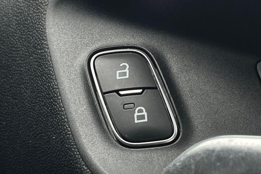 Ford Fiesta Photo autoimg-a8d612de0c87ca9aa259bfdbecf9c0abbaae094a.jpg